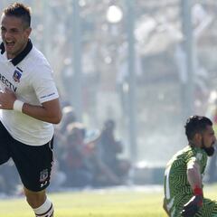 Colo Colo venció a Curicó pero deberá esperar por el título