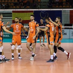 El CV Teruel sigue adelante en Europa tras un agónico triunfo