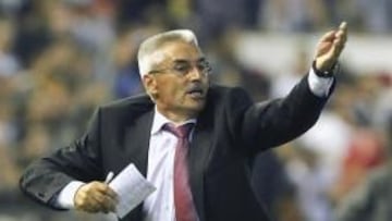 <b>REACCIÓN. </b>Fabri varió el once con cinco cambios en Mestalla.