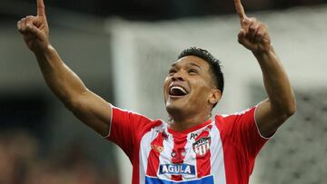 Teófilo Gutiérrez celebrando su gol con Junior ante Atlético Paranaense por la vuelta de la final de la Copa Sudamericana 2018