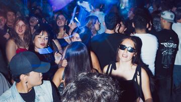 El artista urbano mundial que sorprendió a todos en Chile: así encendió la noche en Bellavista