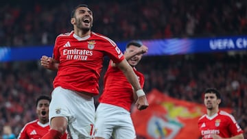 Pavlidis celebra un gol.