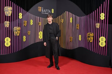 Cillian Murphy durante la alfombra roja de los Premios BAFTA 2024 celebrados en el Royal Festival Hall del Southbank Centre de Londres.