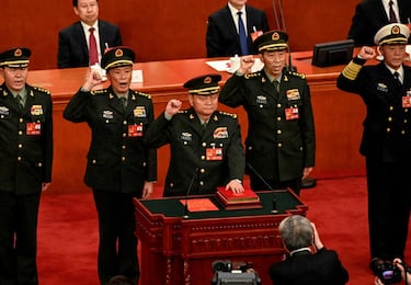 Xi Jinping continúa con la purga militar de China: destituye a su hombre de confianza por supuesta corrupción y deslealtad 