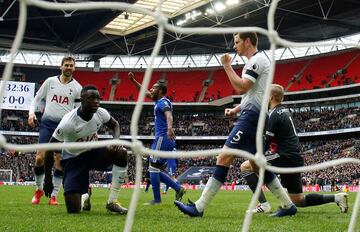 Tottenham gana 3-1 en casa con gol de Sánchez. Este es el noveno gol como profesional del colombiano.