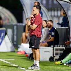 El Valencia destituye a Bravo