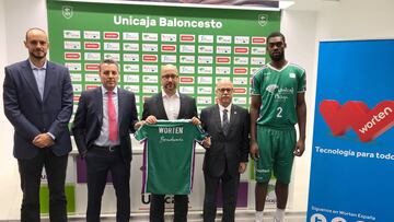 Eduardo García, presidente de Unicaja, presenta el acuerdo con Worten.