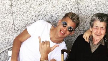 Iván Alejo con su abuela Laura