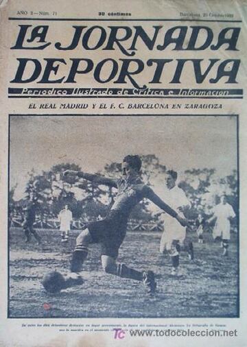 La portada del periódico La Jornada Deportiva se hizo eco de estos partidos. El campo de Las Delicias en Zaragoza fue testigo de dos amistosos entre madridistas y barcelonistas con motivo de las Fiestas del Pilar en 1922. En ambas ocasiones ganaron los azulgranas (5-2 y 4-2), pero lo llamativo de estos encuentros fue la expulsión-no expulsión de Samitier, lo que obligó al colegido del encuentro, Luis de Aizpurúa, a retirarse, situarse de linier y que el presidente de la Federación Aragonesa a convertirse en colegiado. Sucedió en el segundo amistoso. Tras un lance del juego, Samitier, estrella azulgrana, discutió acaloradamente con un linier. Esto motivó a que el colegiado, Aizpurúa, expulsase al blaugrana, replicando éste: “¡Que te crees tu eso!”. Al ver que no había otra solución, Aizpurúa se situó como linier, y José María Gayarre, presidente de la Federación Aragonesa, asumió las riendas del encuentro…