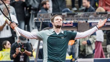 Kazakhstan's Alexander Bublik reacts after winning against France's Arthur Cazaux in their men's single final match at the 2025 Generali Open Kitzb�hel of the ATP Tour on July 26, 2025 in Kitzbuehel. (Photo by Stefan ADELSBERGER / APA / AFP) / Austria OUT