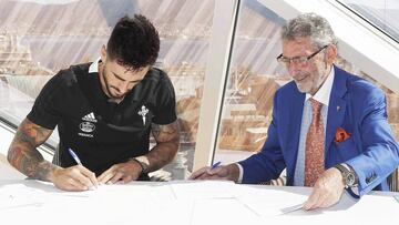 Costas firma su nuevo contrato con el Celta de Vigo.
