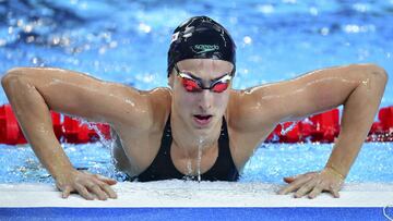 Lidón Muñoz Del Campo tras batir el récord de España de 100 metros estiloes durante los Mundiales de Piscina Corta de Hangzhou, China.