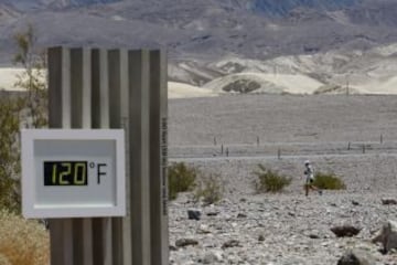 217 km con salida en la Cuenca Badwater (85 m. bajo el nivel del mar) y llegada en el Monte Whitney (4.421 m.) con temperaturas de 49º a la sombra.