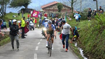 ALTU DE L'ANGLIRU, SPAIN - SEPTEMBER 13: Remco Evenepoel of Belgium and Team Soudal - Quick Step - Polka Dot Mountain Jersey competes in the breakaway during the 78th Tour of Spain 2023, Stage 17 a 124.4km stage from Ribadesella - Ribeseya to Altu de L'Angliru 1555m / #UCIWT / on September 13, 2023 in Altu de L'Angliru, Spain. (Photo by Tim de Waele/Getty Images)