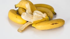 ¿Qué son las tiras blancas de los plátanos?
