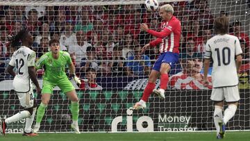 Atletico Madrid's French forward #07 Antoine Griezmann (2R) scores his team's second goal during the Spanish Liga football match between Club Atletico de Madrid and Real Madrid CF at the Metropolitano stadium in Madrid on September 24, 2023. (Photo by Thomas COEX / AFP)