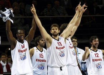 España consiguió el oro en el Eurobasket de Lituania tras imponerse en la final a Francia (98-85). Juan Carlos Navarro fue nombrado MVP del torneo, tras actuaciones estalares como los 35 puntos de la semifinal y los 27 de la final.