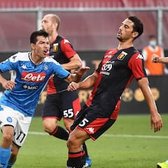 El Nápoles sigue enchufado y triunfa con el 'Chucky' Lozano