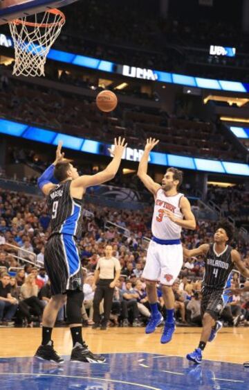 José Calderón y Nikola Vucevic.