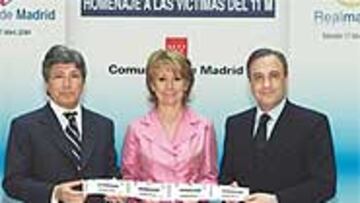 <b>JUNTOS.</b> Enrique Cerezo, Esperanza Aguirre y Florentino Peréz, ayer.