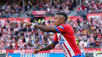 Savio celebra su gol con el Girona.