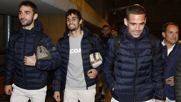 Arribas y Andone llegaron a Sevilla con el resto del grupo.