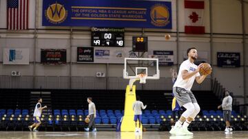 SANTA CRUZ, CA - MARCH 2: Golden State Warriors' Stephen Curry practices with G-League team in Santa Cruz, Calif., on Monday, March 2, 2020 while rehabilitating from a serious hand injury. (Scott Strazzante/The San Francisco Chronicle via Getty Images)
PUBLICADA 29/04/20 NA MA27 5COL