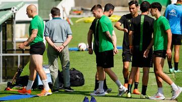 Pombo, Dani Fernández y Camus están descartados para el debut contra el Eibar.