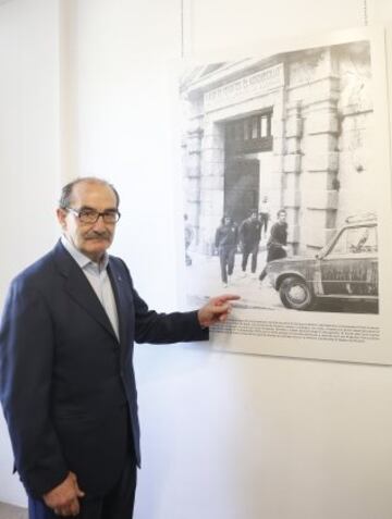 La exposición muestra la vinculación de San Lorenzo de El Escorial con el club rojiblanco a lo largo de la historia. Capón.