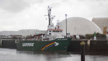 El barco Arctic Sunrise de Greenpeace, en el puerto de Avilés, a 28 de febrero de 2025, en Avilés, Asturias (España). Greenpeace ha denunciado el coste económico, ambiental y para la salud que suponen los nuevos proyectos de gas y ha denunciado el fin del rescate a infraestructuras como la planta regasificadora de El Musel, en Gijón.
28 FEBRERO 2025;GREENPEACE;ENCUENTRO;BARCO
Imanol Rimada / Europa Press
28/02/2025