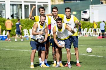 Buen ambiente en el entrenamiento del Villarreal.