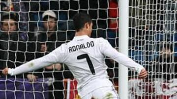 <b>BICICLETAS Y GOL. </b>Cristiano, clase y potencia en el 2-0 al Valencia.