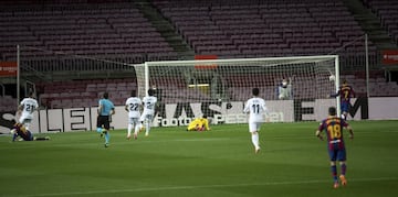 1-0. Leo Messi marcó el primer gol.