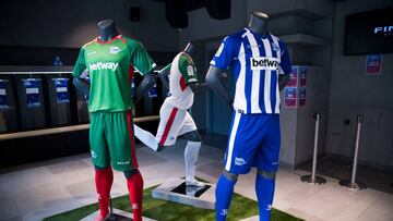 Nuevas camisetas del Alav&eacute;s.