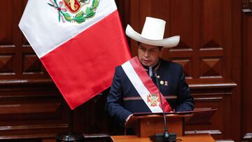 HANDOUT - 28 July 2021, Peru, Lima: Peru&#039;s President-elect Pedro Castillo speaks in Congress during his inauguration day. Photo: Karel Navarro/Presidencia Peru/dpa - ATTENTION: editorial use only and only if the credit mentioned above is referenced in full
 Karel Navarro/Presidencia Peru/d / DPA
 28/07/2021 ONLY FOR USE IN SPAIN