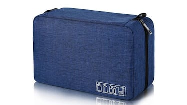 Impermeables y resistentes: los neceseres de viaje para hombre más valorados