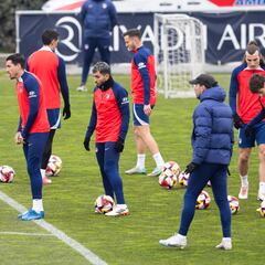 14/01/24 ENTRENAMIENTO ATLETICO DE MADRID
GRUPO
GIMENEZ , CORREA Y SIMEONE
