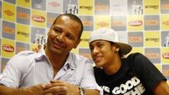 Neymar junto a su padre en su etapa en el Santos.