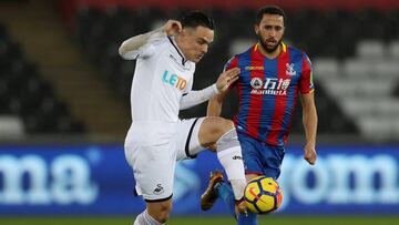 Roque Mesa, nuevo jugador del Sevilla, en un partido con el Swansea. 