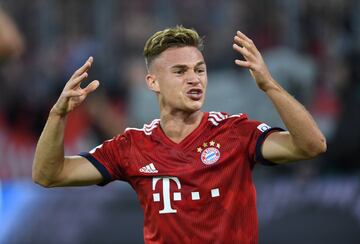 Lateral derecho - Siempre a la sombra del mejor lateral derecho de la historia de alemania, Philipp Lahm, el joven lateral derecho del Bayern es candidato a posicionarse como uno de los mejores en su puesto a nivel internacional.