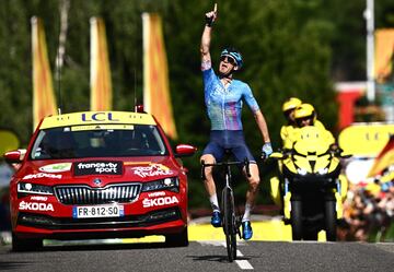 Hugo Houle celebra la victoria de etapa, segunda de un canadiense en la historia del Tour