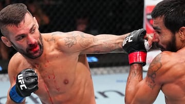 Hecher Sosa golpea a Luan Lacerda en el UFC Vegas 114.