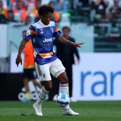 Cuadrado, cerca de entrar al selecto grupo de Del Piero y Platini