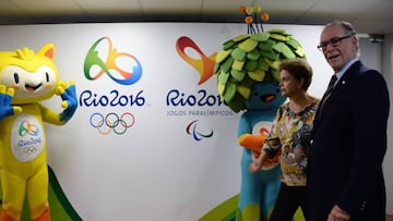 Dilma Rousseff y el presidente del Comité Olímpico de Brasil, Carlos Arthur Nuzman, se dirigen una reunión del Comité de Organiazción de los Juegos de Rio 2016.