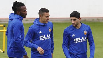 Batshuayi, Rodrigo y Guedes.