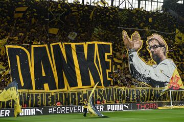 El estadio del Borussia de Dortmund, Signal Iduna Park, es uno de los feudos más famosos y con mayor ambiente de Europa. Situado en la ciudad de Dortmund, en el estado federado de Renania del Norte-Westfalia, al oeste de Alemania. Es el quinto estadio más grande de Europa, y el tercer hogar más grande de un club europeo de primer nivel después del Camp Nou y el Estadio Santiago Bernabéu.