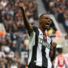 Isak tambalea al Arsenal