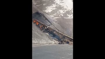 Conductor de camión saltó en el momento justo y se salvó de caer al vacío: dramático video en ruta Chile-Argentina