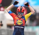 Sorpresa de Henderson: triunfo desde la fuga y maglia rosa