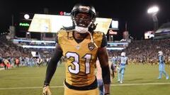 Davon House celebra el triunfo de los Jaguars sobre los Tennessee Titans.